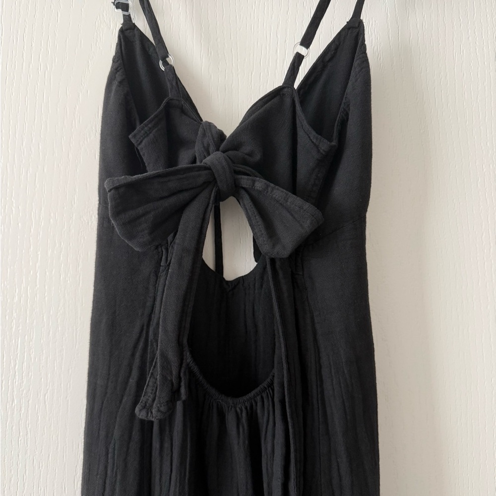 Chic Black Maxi Dress - Picture 3 of 8